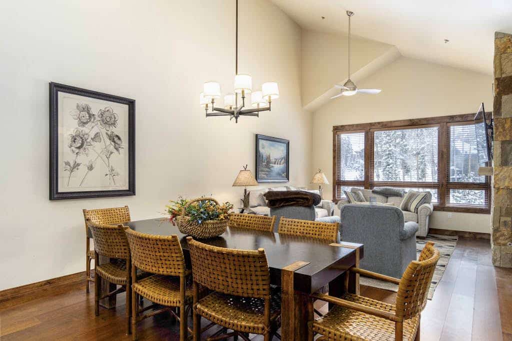 Large, ski-in/out condo with great location, pool, hot tubs, gym & game room