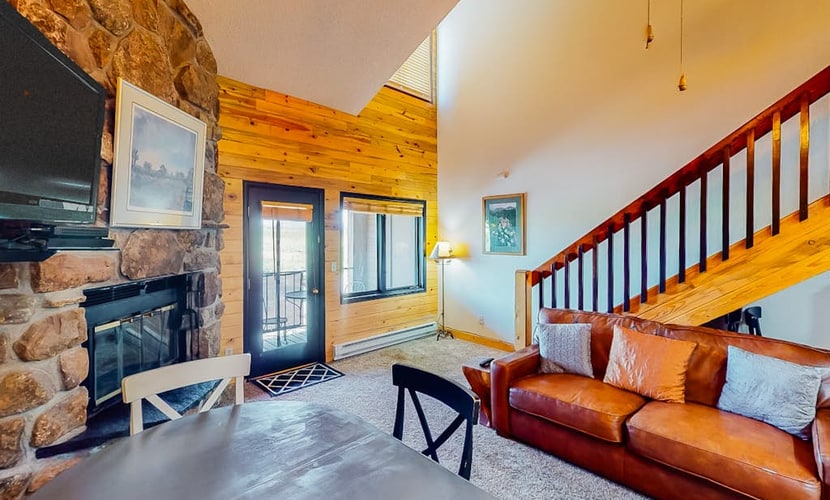 3rd-floor retreat with balconies, in/outdoor pools, game room, gym, views