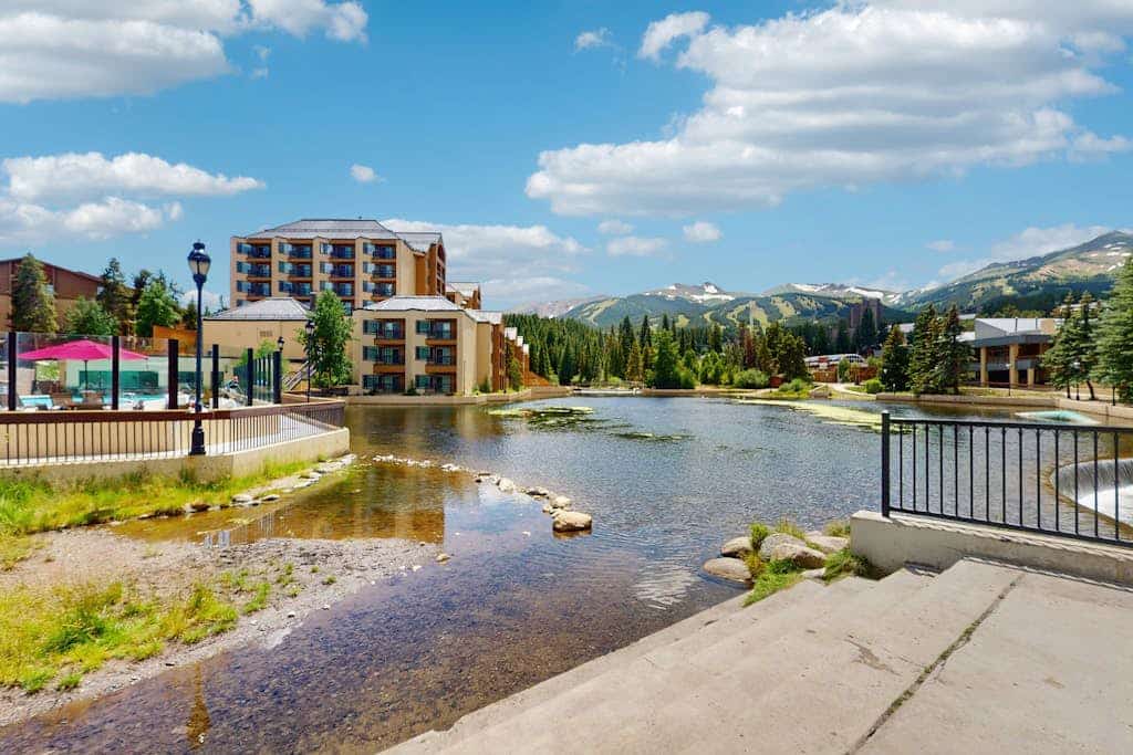 Main Street Station #1210 studio with kitchenette, walk to the lifts
