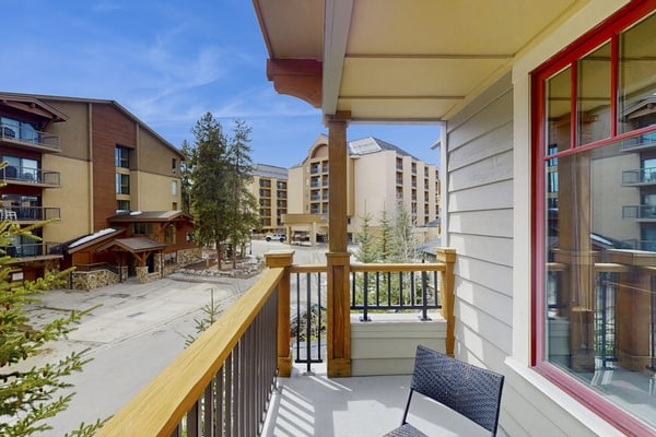Luxury ski condo steps from QuickSilver Lift with pool, hot tubs & gym