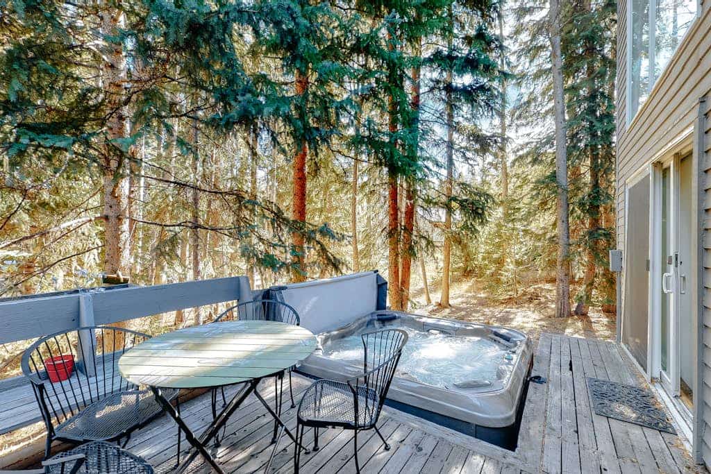 Stunning ski getaway w/ private sauna & hot tub, spacious deck, & fireplace