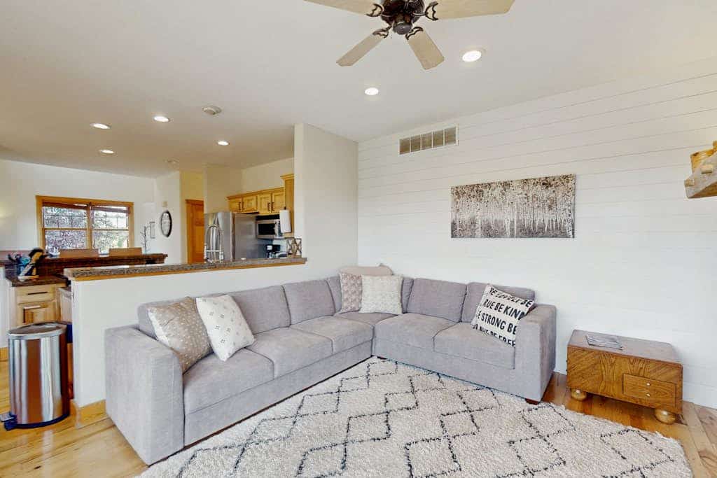 Stunning house w/ mountain views, free WiFi, outdoor activities