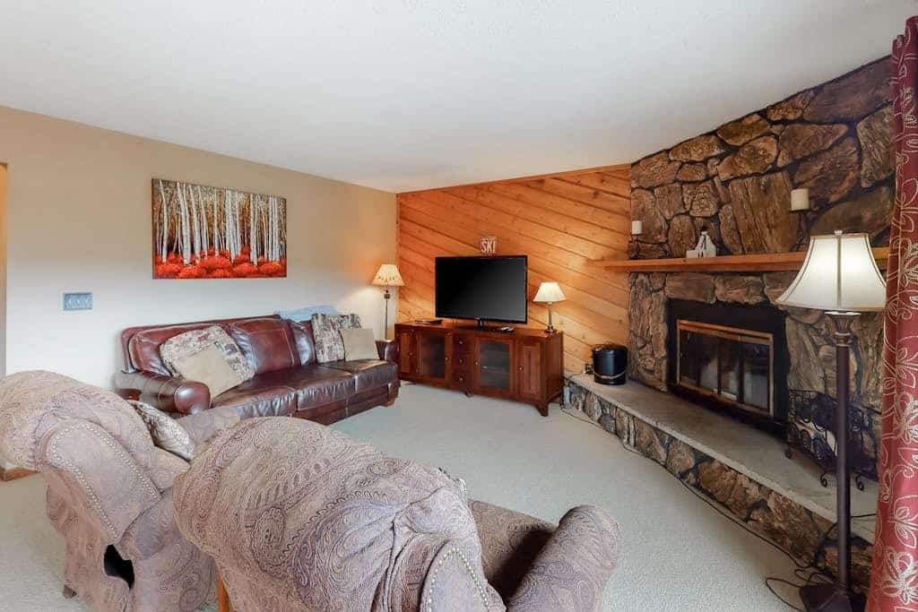 Ideally Located Condo w/ Easy Shuttle Access & Shared Hot Tub - Walk Downtown