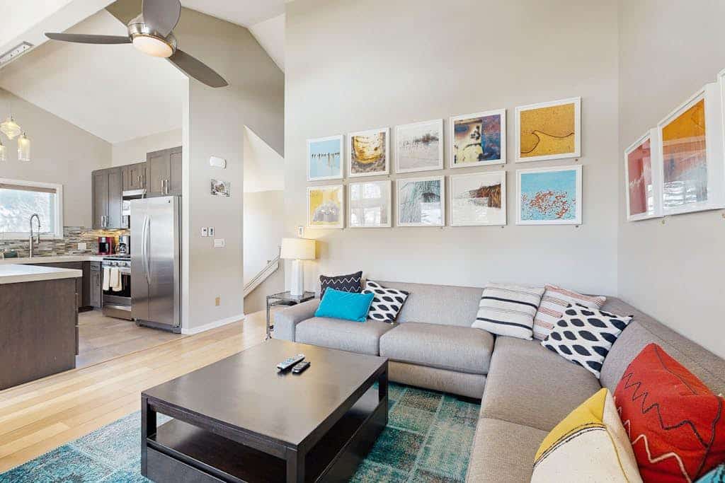 Renovated condo with deck, mountain view, fireplace & gorgeous kitchen