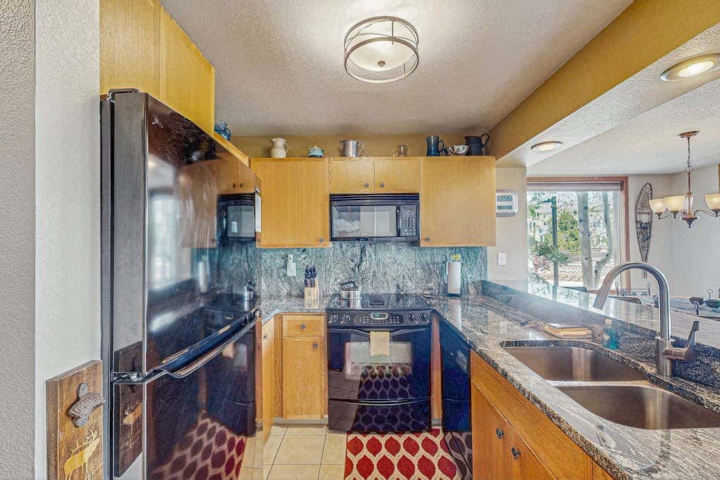 Snowblaze Condominiums C14