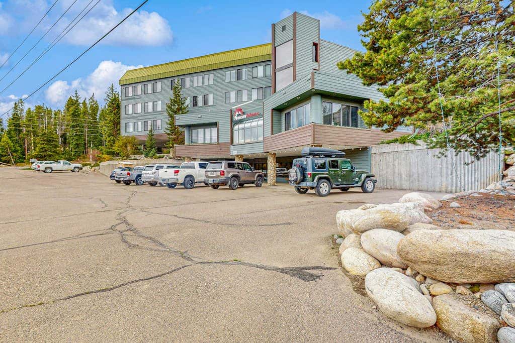 Snowblaze Condominiums C14