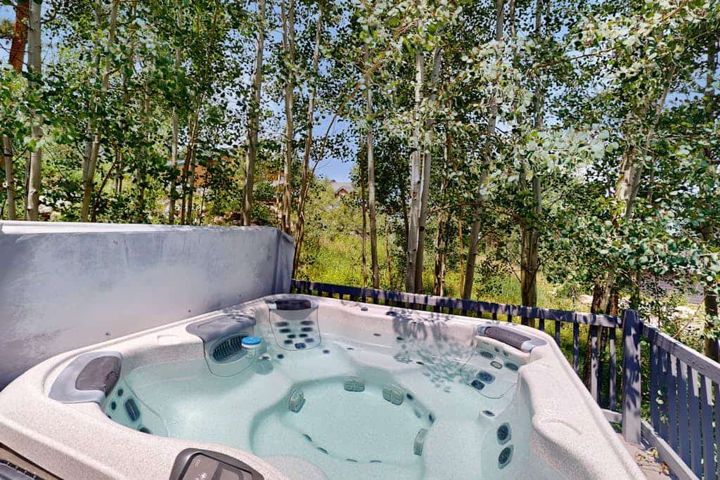 Gorgeous Retreat Near Ski Resorts, Lake, & Dining w/Private Hot Tub, Free WiFi