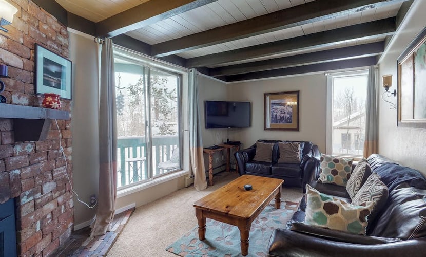 Family-friendly condo w/ shared pool, hot tub, game room, & fitness room
