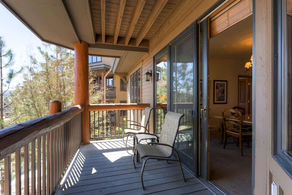 Ski-in/out mountain condo with W/D, free WiFi, pool, & hot tub