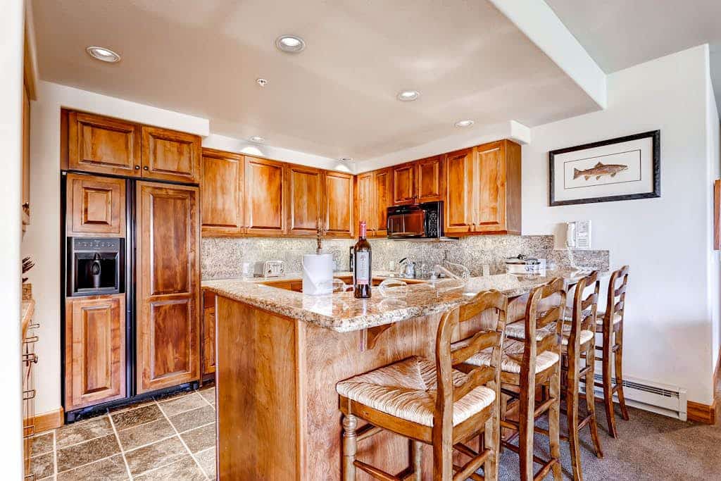 Ski-in/out mountain condo with W/D, free WiFi, pool, & hot tub