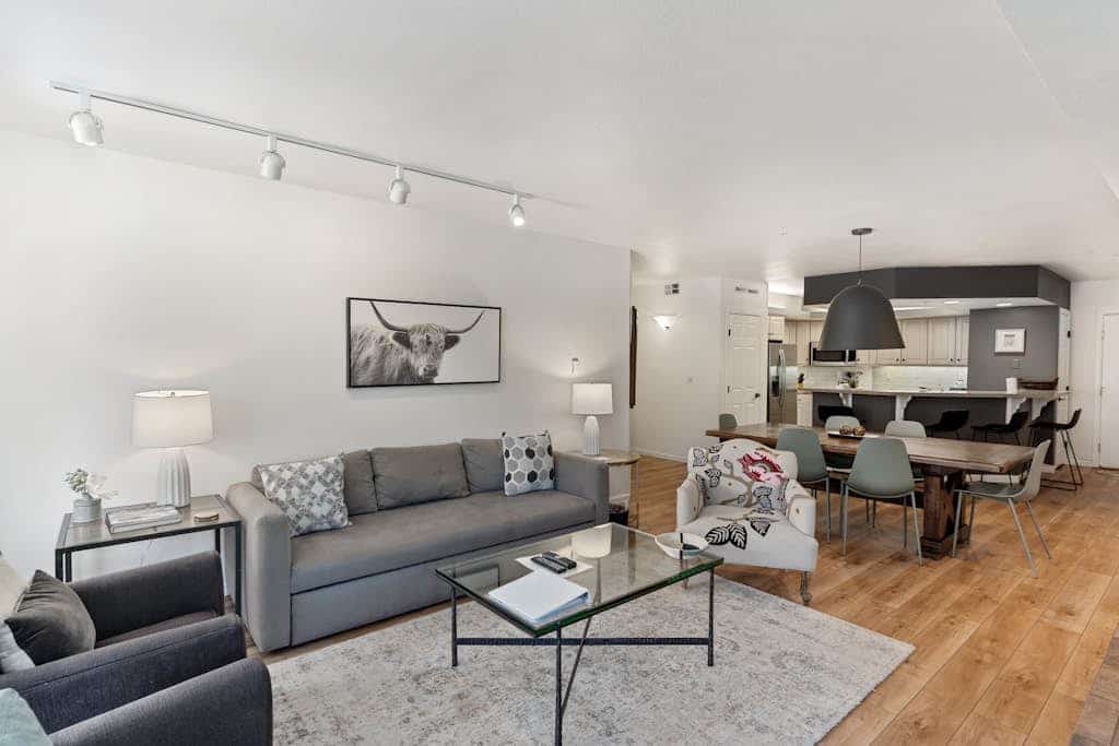 Meadows Hanover 4, Walk-to-Lift Condo with Fireplace, Balcony & Shared Hot Tub/Pool/Garage
