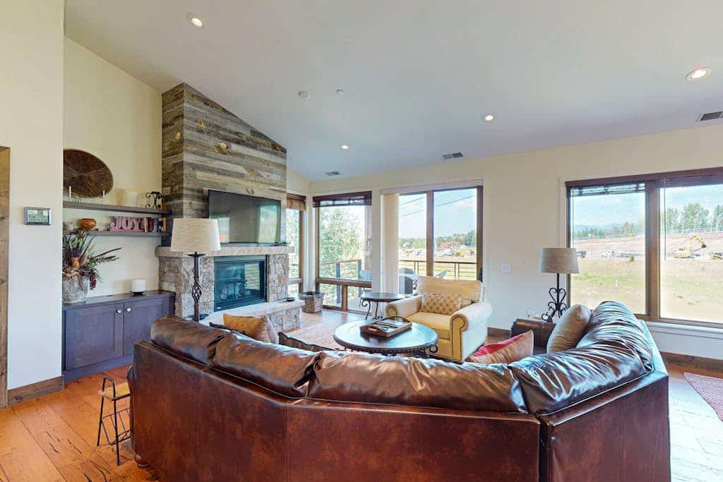 Mountain-view townhome with gas fireplace & pool - walk to gondola
