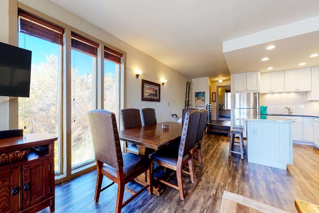 Modern condo with fireplace & hot tubs - slopes & shuttle across the street