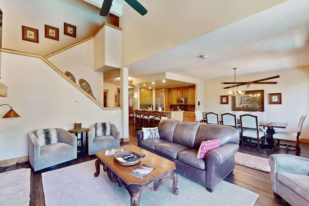 Amazing, Ski-Out Townhouse w/Slope-View Balcony & Shared Hot Tub & Pool