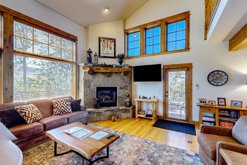 1477 EagleRidge Walk-to-Lift Townhome w/ Private Hot Tub, Fireplace, & Shared Pool/Hot Tubs/Gym