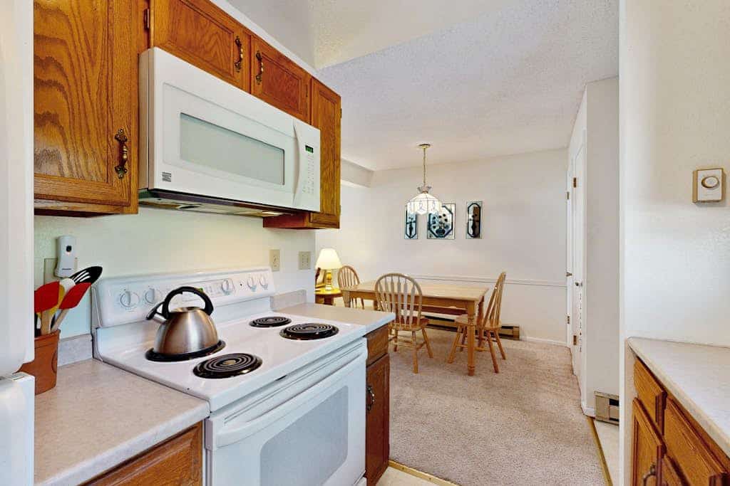 Lovely home w/ pool, hot tub, mountain view, balcony, fast WiFi, & washer/dryer | Shadow Run B109