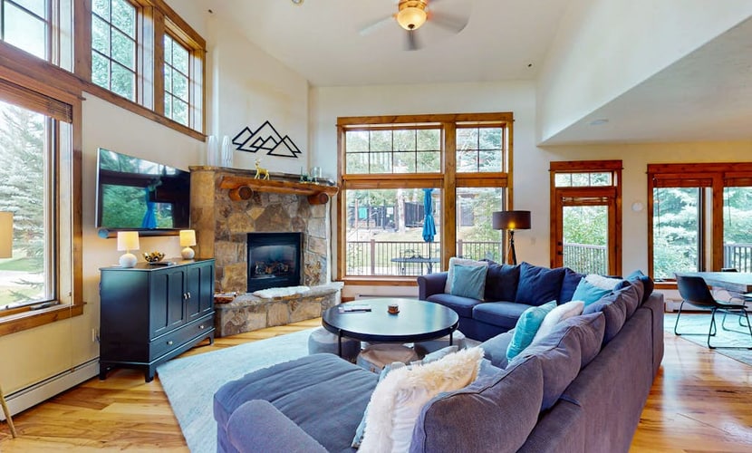 Spacious corner townhome with fireplace, pool & hot tubs - easy walk to gondola