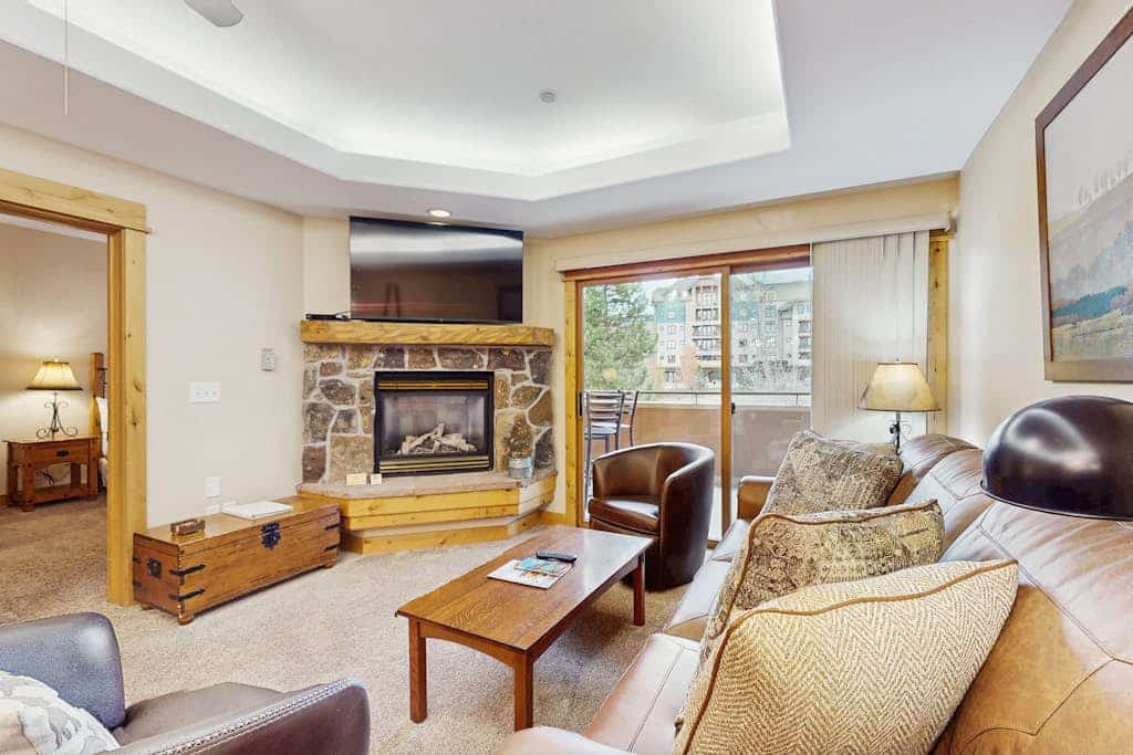 Lovely, modern getaway for the whole family w/ a shared pool & gym
