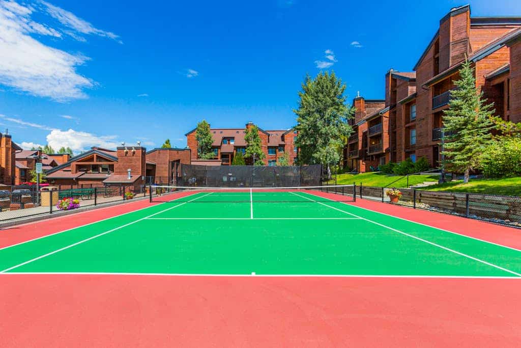 Deluxe condo with private patio, pool & hot tub