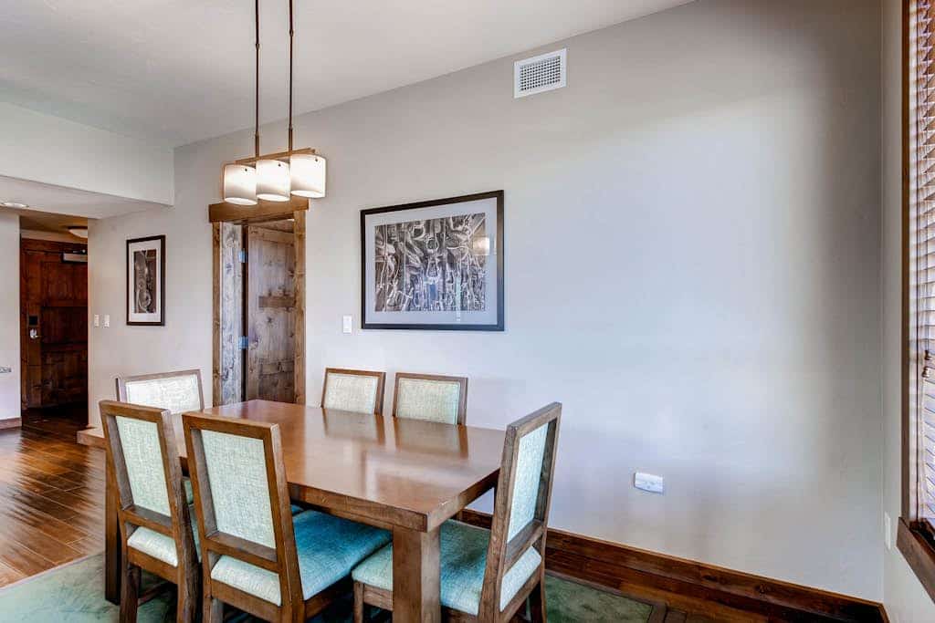 Superb & upscale condo w/ shared pool, hot tubs, firepit, fitness & game room