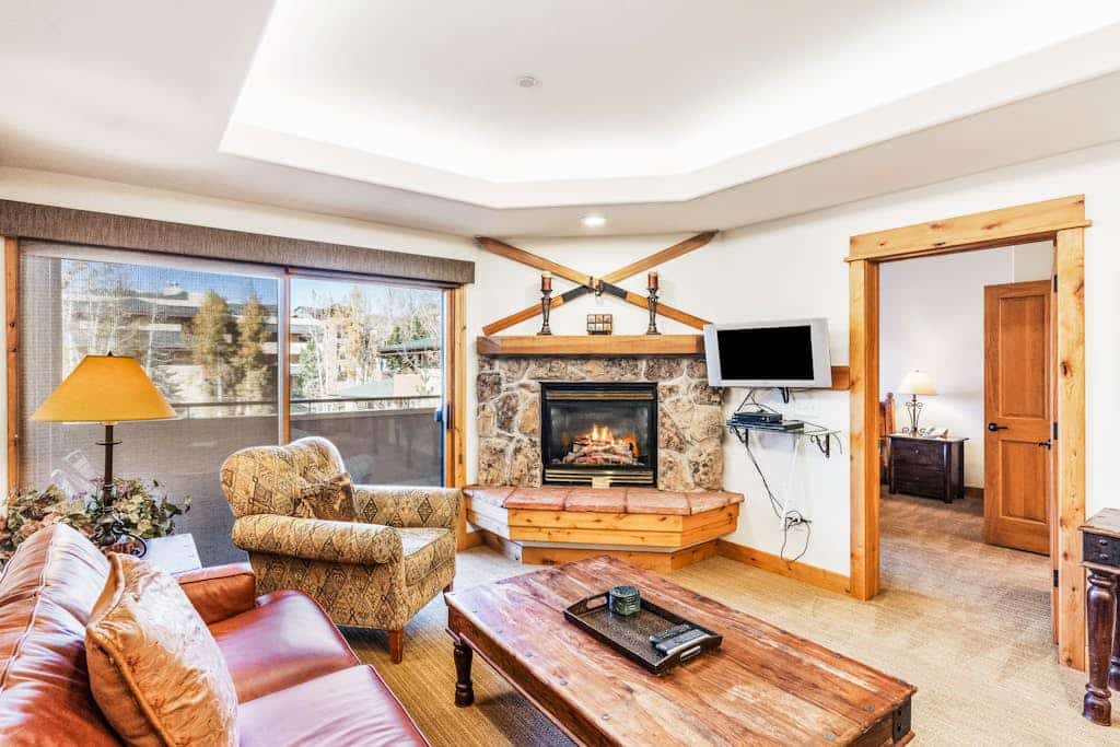 Roomy condo w/ on-site fitness center & shared pool - short walk to the gondola