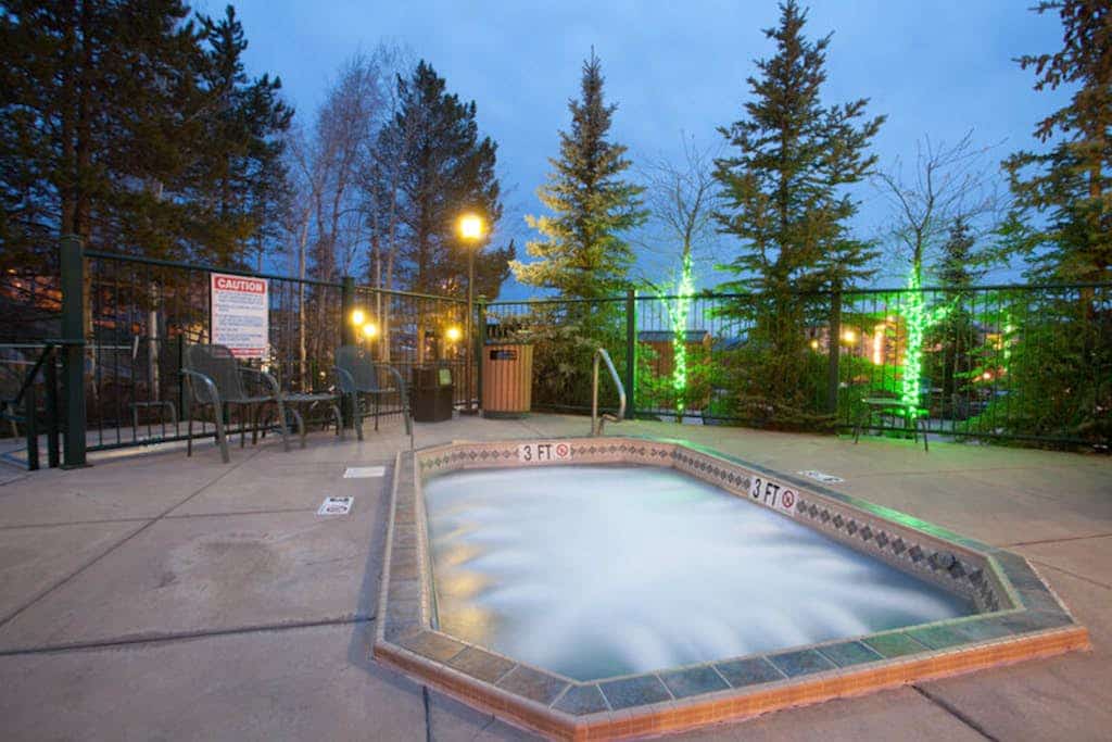 Updated & serene creekside condo w/ shared hot tubs - near activities & trails