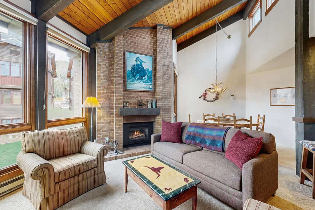 Steamboat ski lodge one block from gondola with pool & hot tubs