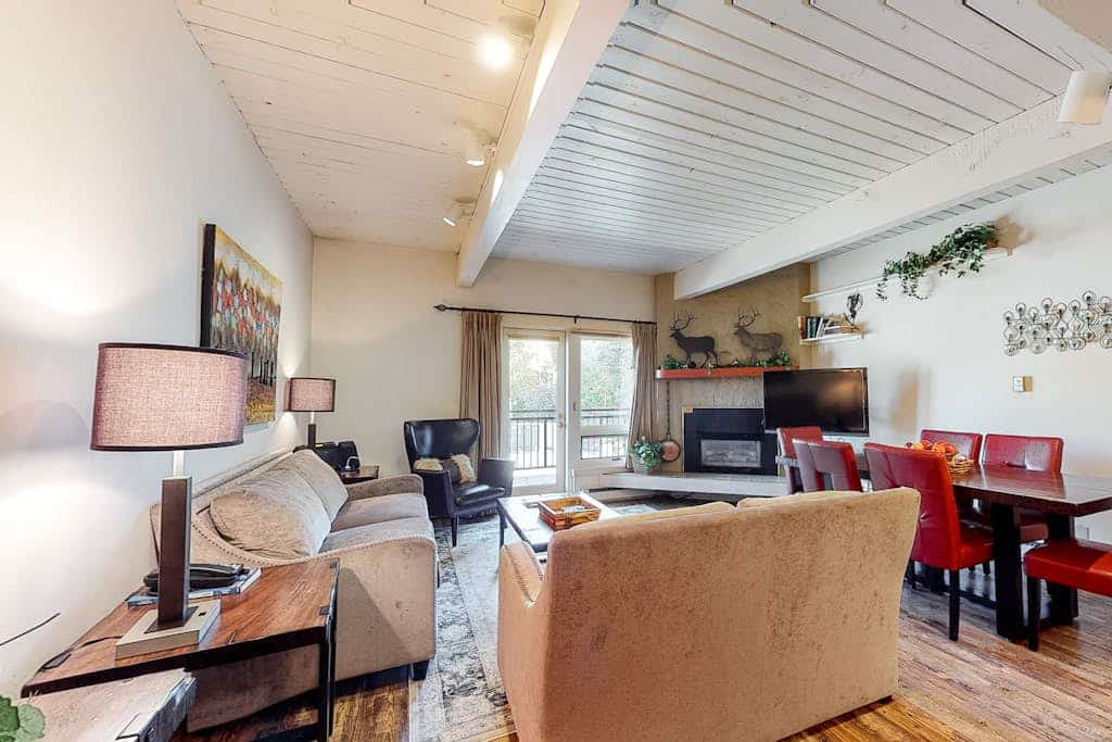 Ski-In/Ski-Out Condo w/ Fireplace, WiFi & Shared Hot Tub - near Gondola, Trails