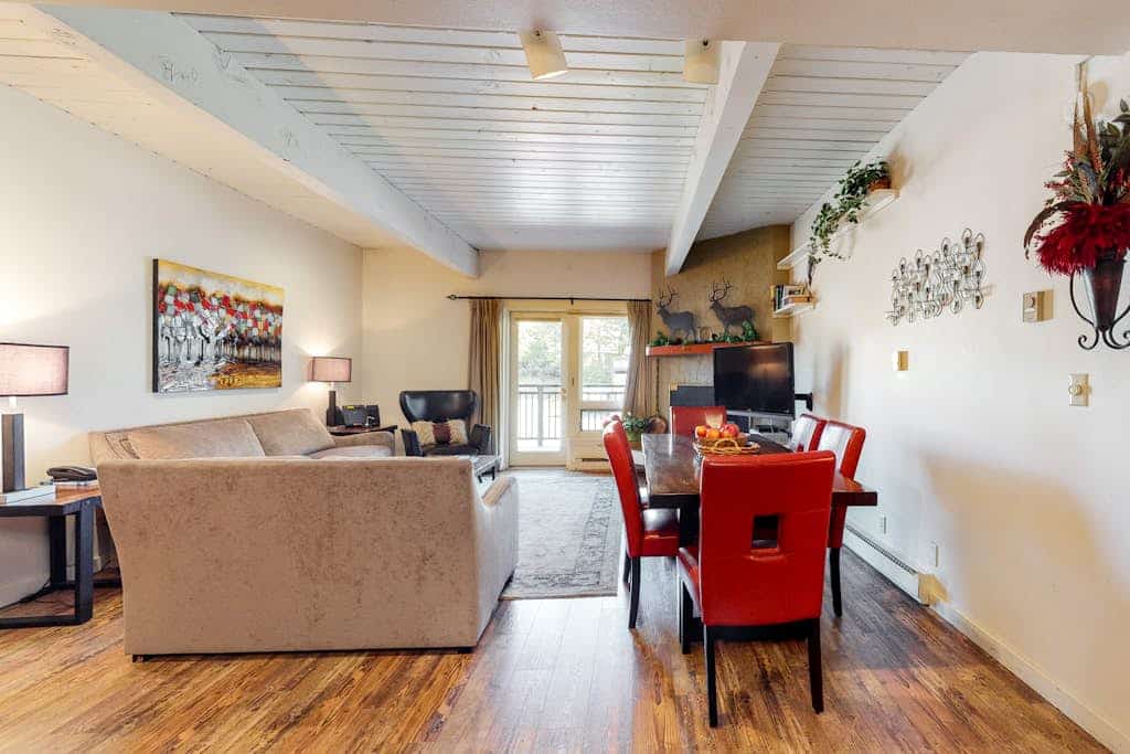 Ski-In/Ski-Out Condo w/ Fireplace, WiFi & Shared Hot Tub - near Gondola, Trails