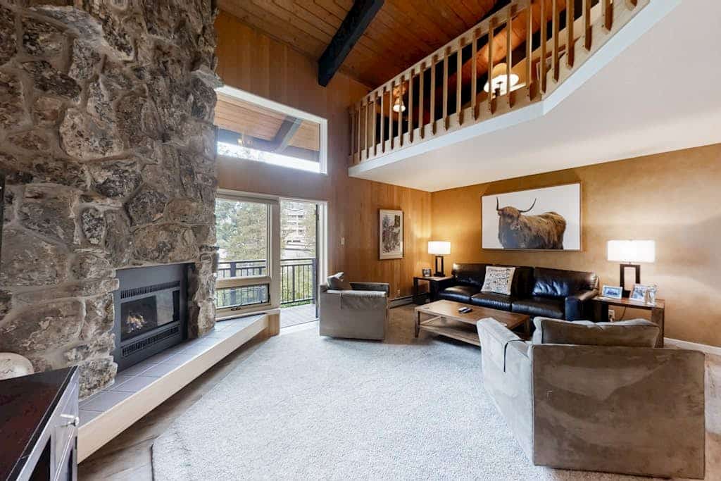 Lofty Ski-In/Ski-Out Condo w/ Fireplace, Balcony & Shared Hot Tub/Grill/Laundry