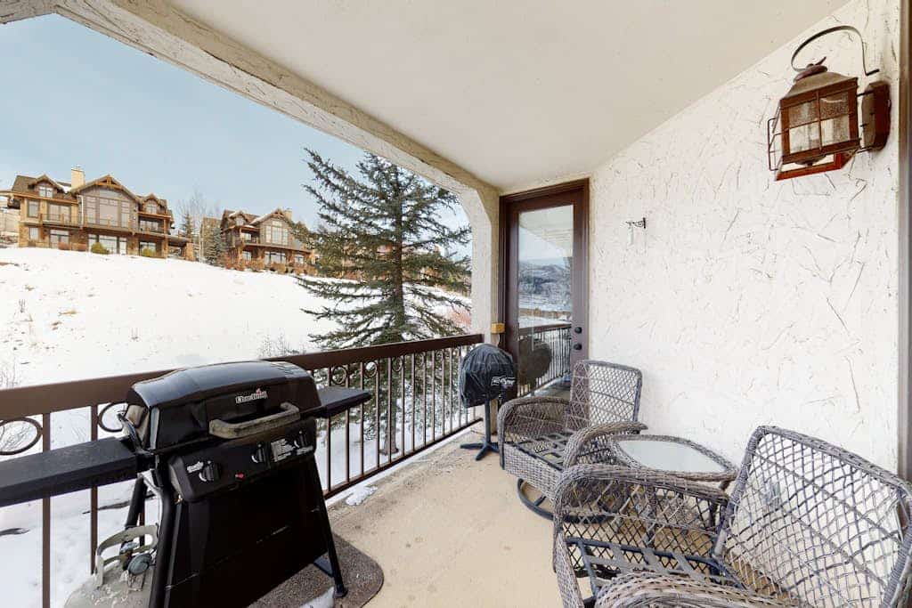 Meadows Windsor 3, Mountain Condo Near the Mountain with Shared Pool and Hot Tub & Private Patio