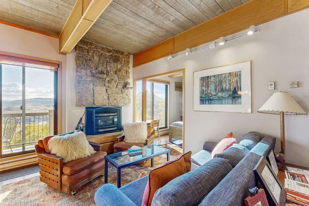 Ski-In/Out Condo w/Mtn Views, Private Balcony, Free WiFi, Shared Pool, Hot Tub