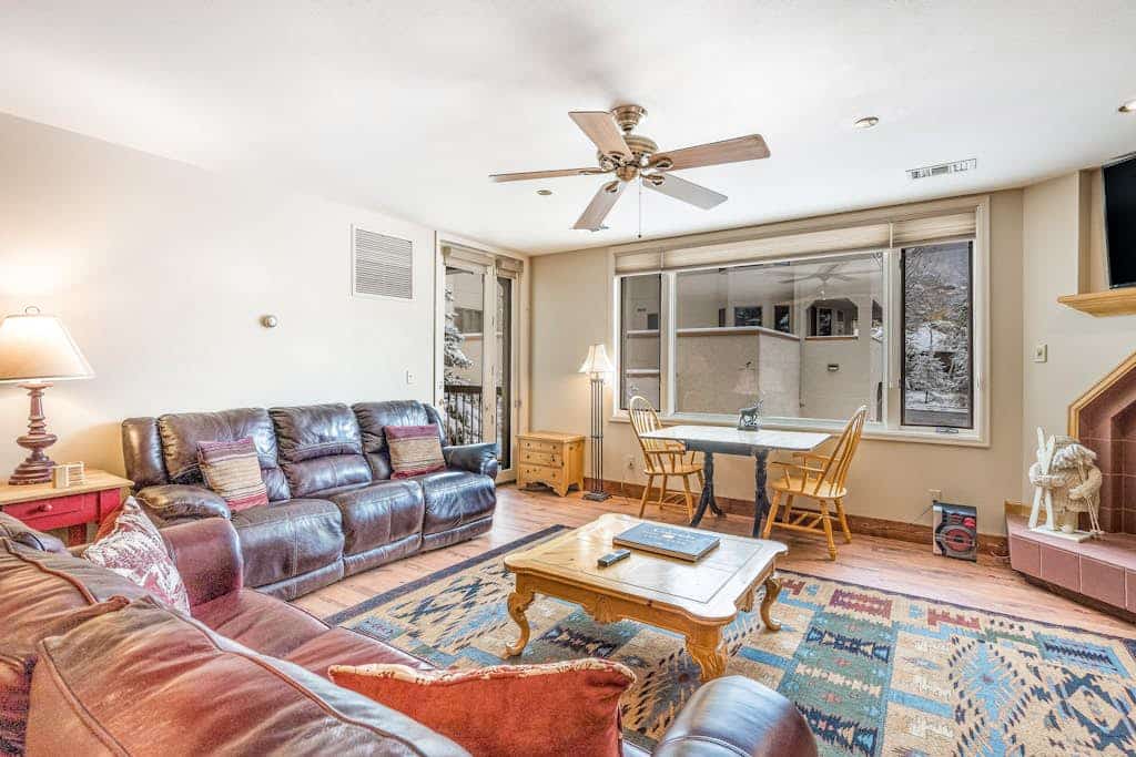 Second Floor Condo with Shared Pool and Hot Tub, Fast WiFi, and Gas Fireplace