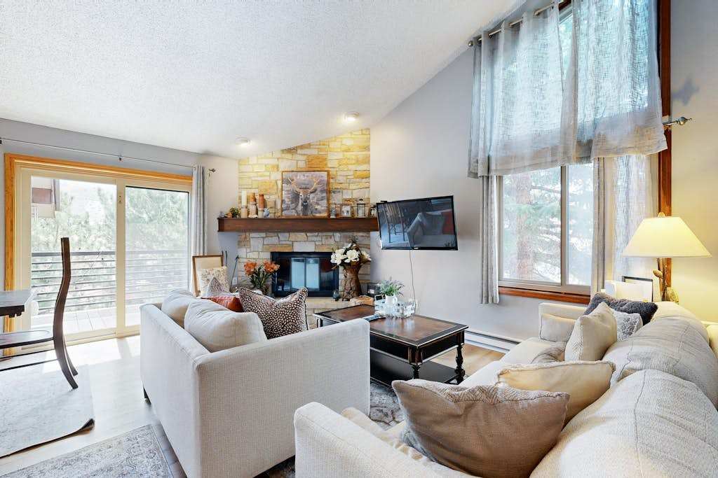 Lakeview Townhome Unit A5