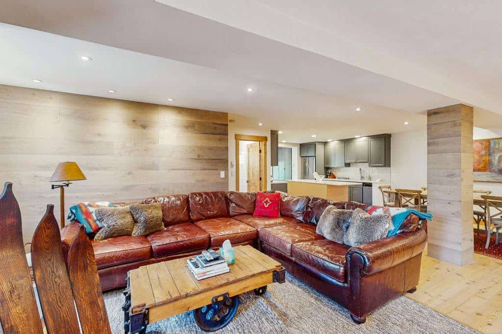 Charming Vail Condo with Fireplace, Balcony Views, Pool & Hot Tub