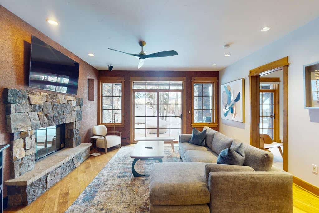 Ski In ski out condo with fully stocked kitchen, wifi, and shared hot tub