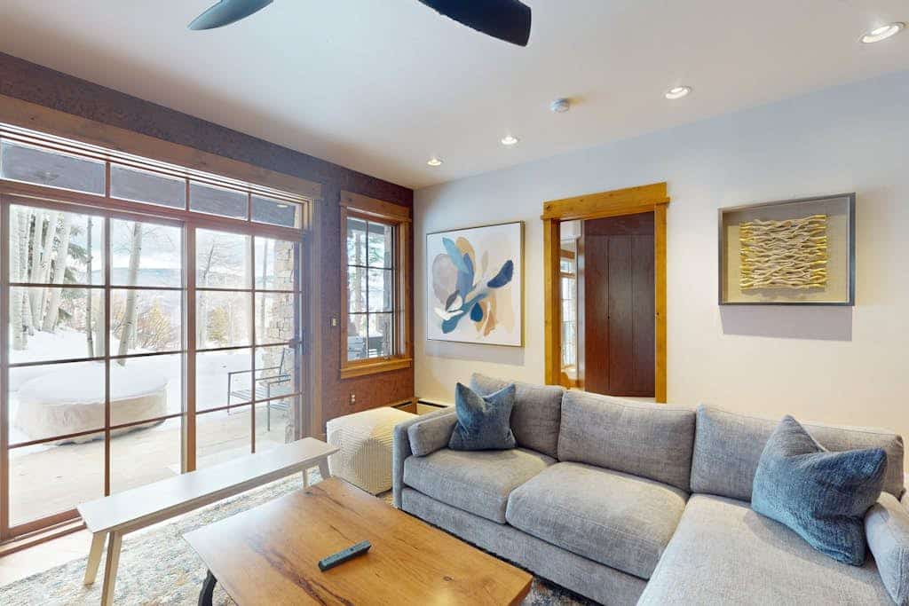 Ski In ski out condo with fully stocked kitchen, wifi, and shared hot tub