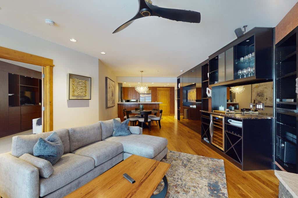 Settler's Lodge 104