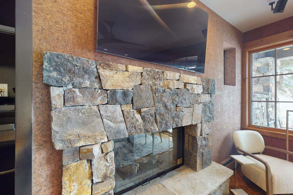 Settler's Lodge 104