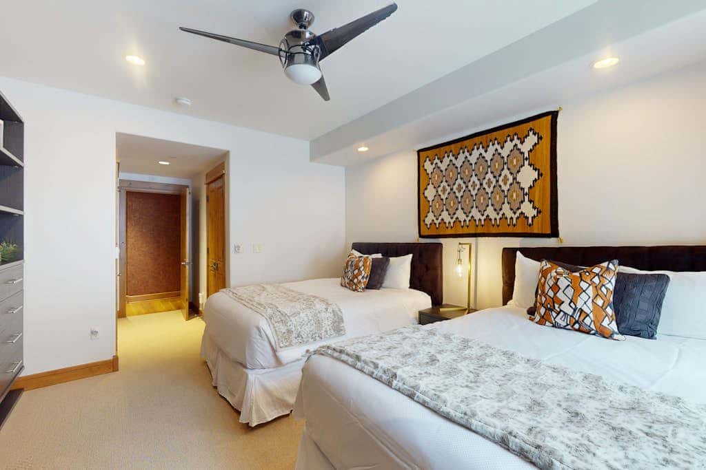 Settler's Lodge 104