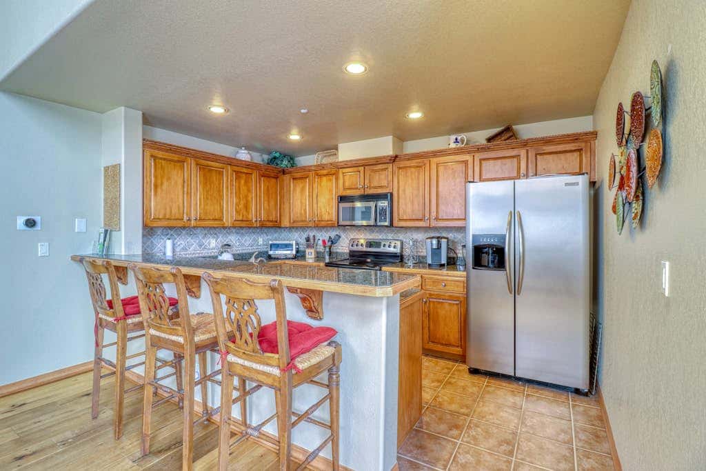 Spruce Tree Lodge #208