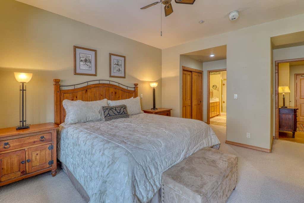 Spruce Tree Lodge #208