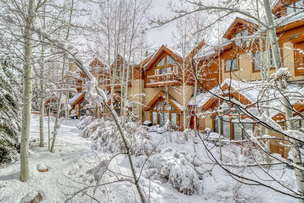 Spruce Tree Lodge #208