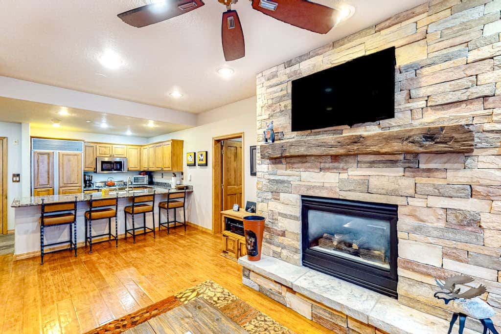 Aspenwood Lodge, Unit 203