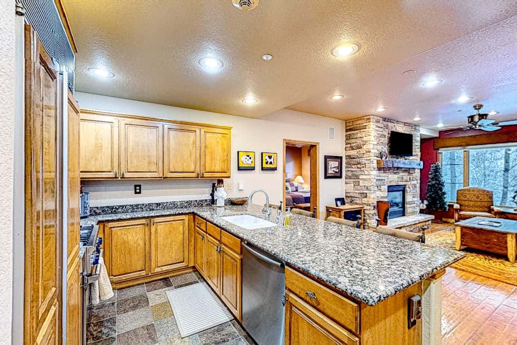 Aspenwood Lodge, Unit 203