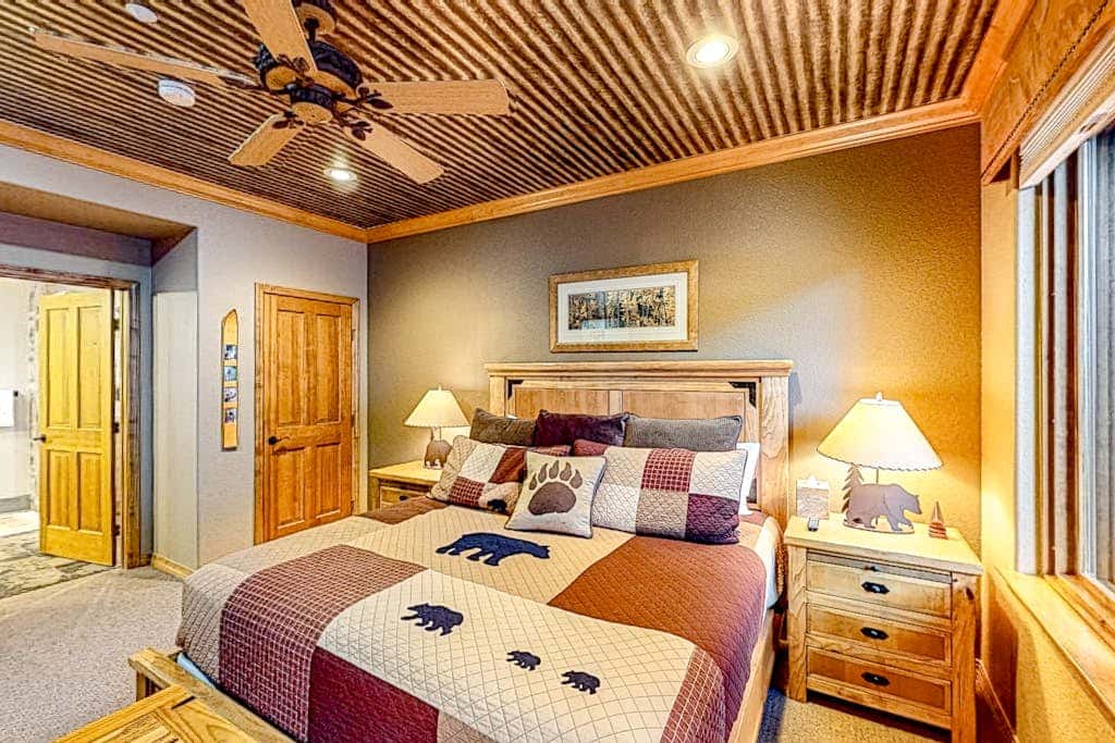 Aspenwood Lodge, Unit 203