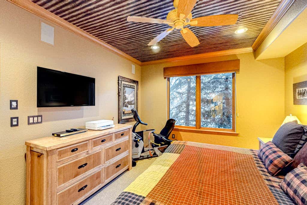 Aspenwood Lodge, Unit 203