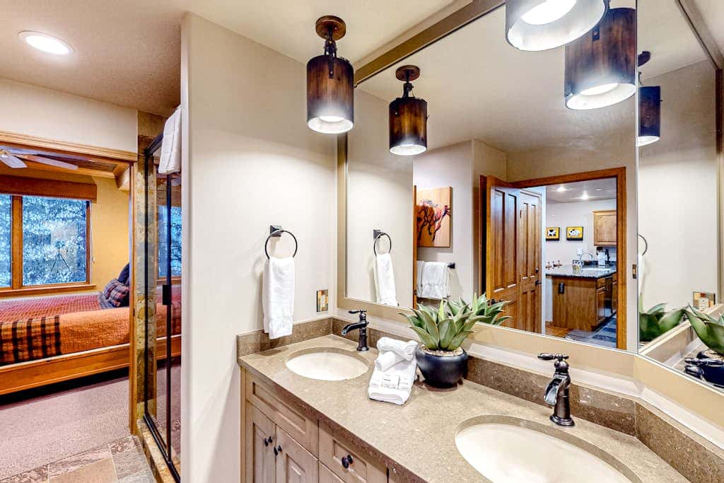Aspenwood Lodge, Unit 203