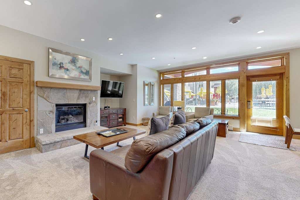Ski-in/ski-out condo with mountain views at Lion Square Lodge