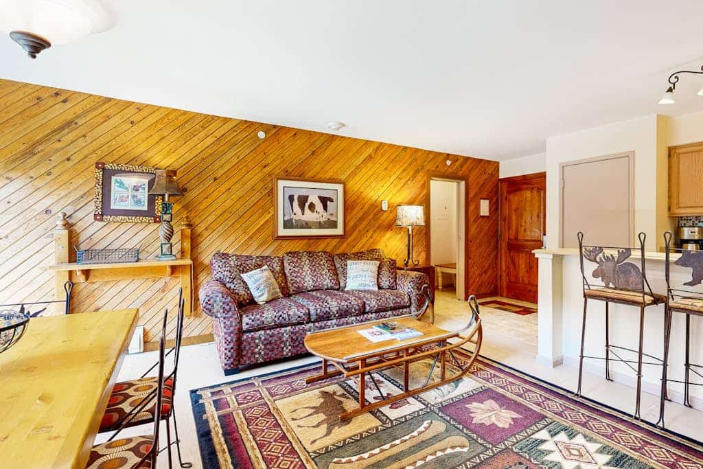 Lion Square Lodge South 262